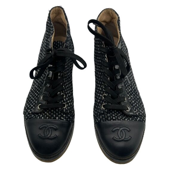 Chanel Black Tweed Leather Cap Toe CC Logo Lace Up Ankle Boots Size 37 - Picture 3 of 11
